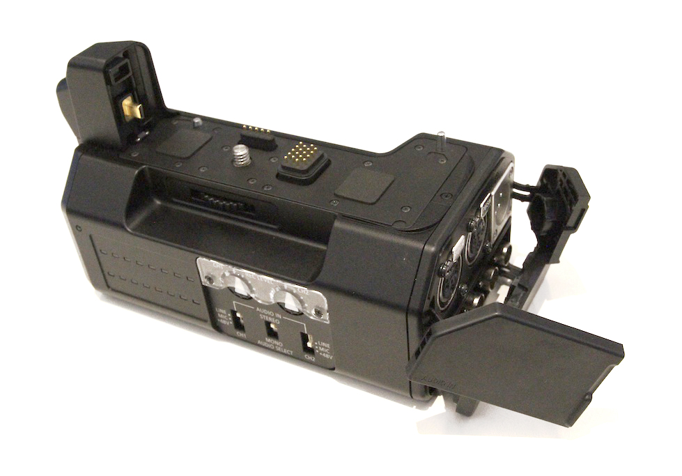The DMW-YAGH Interface Unit, with 4 x HDSDI out, TC in, 2 x XLR in, and 12V DC in.